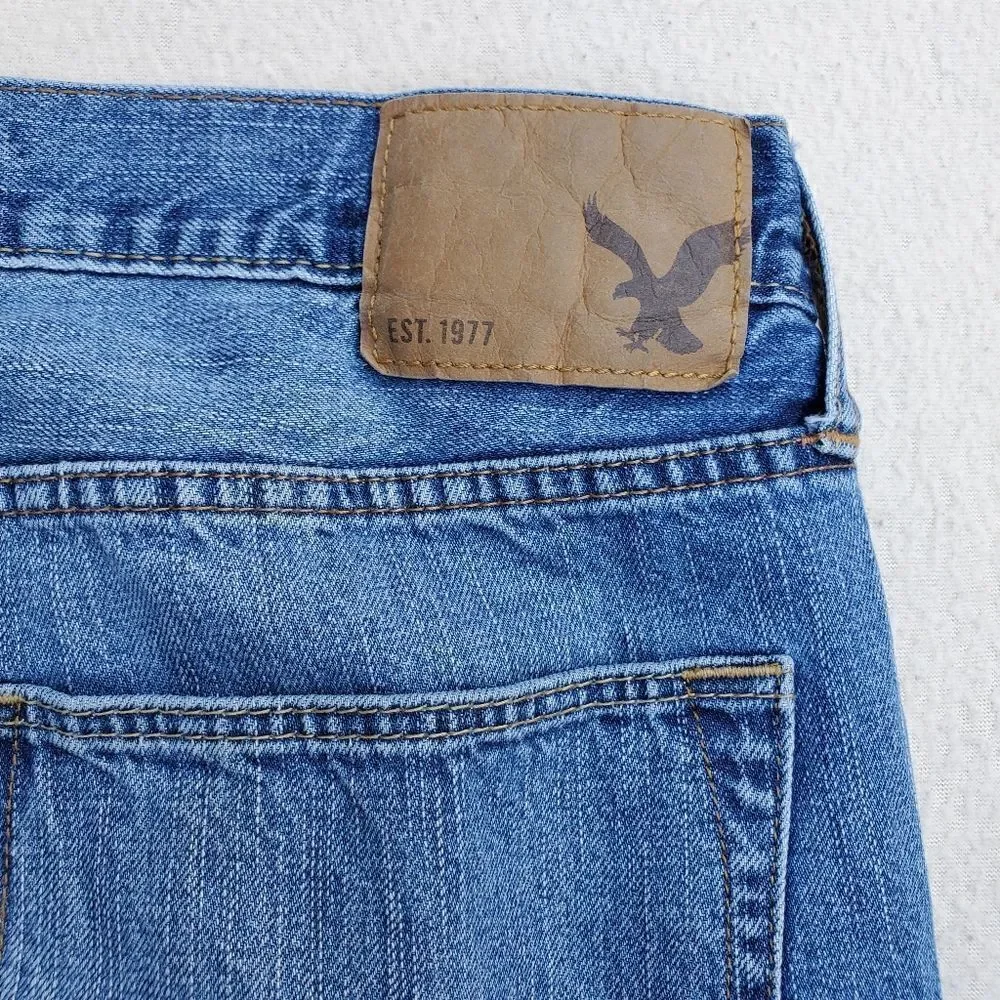 American Eagle Outfitters Original Straight Medium Wash Jeans 34W x 34L